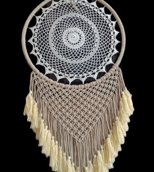 Dream Catcher cream & white