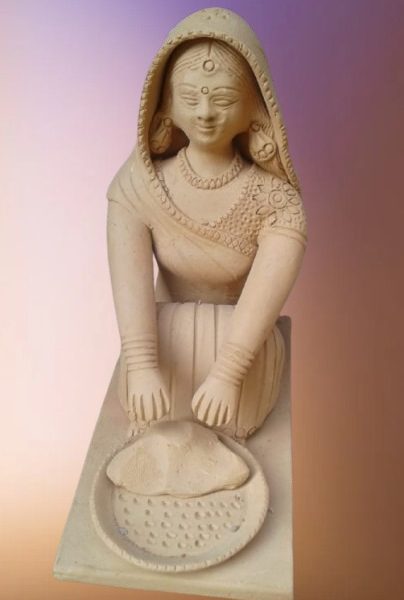 Heritage Village Woman – Terracotta Art